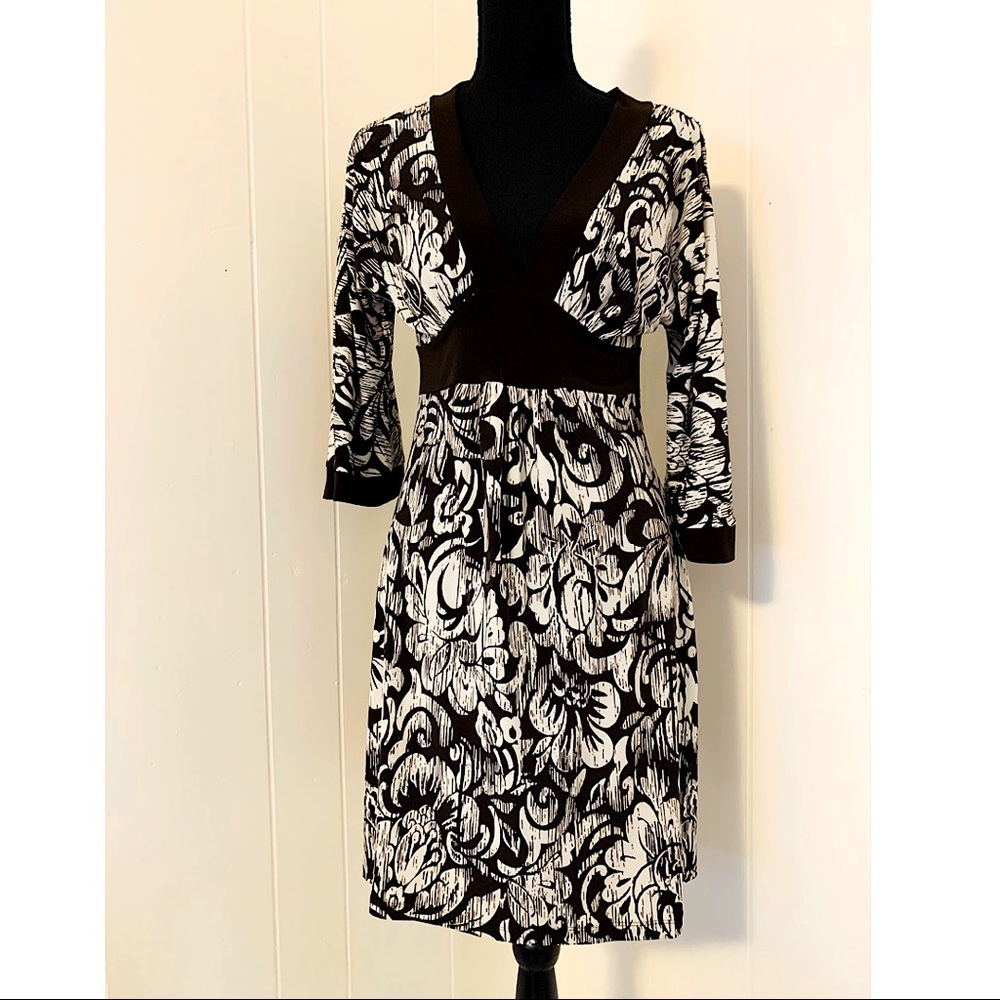 Vintage Enfocus Studio Brown and White V-neck Dress Size 8